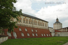 Walls of Uspensky Monastery (16th century). Belozerskaya tower (17th century).