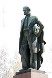 Kiev. The monument to Taras Shevchenko (1939, sculptor M. G. Manizer, arch. E. A. Levinson).